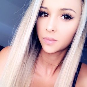 Meet your Posher, Michaela